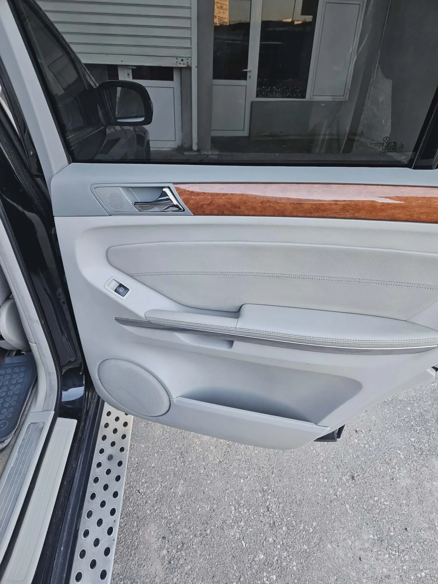 Mercedes-Benz GL 320, снимка 9 - Автомобили и джипове - 54220276