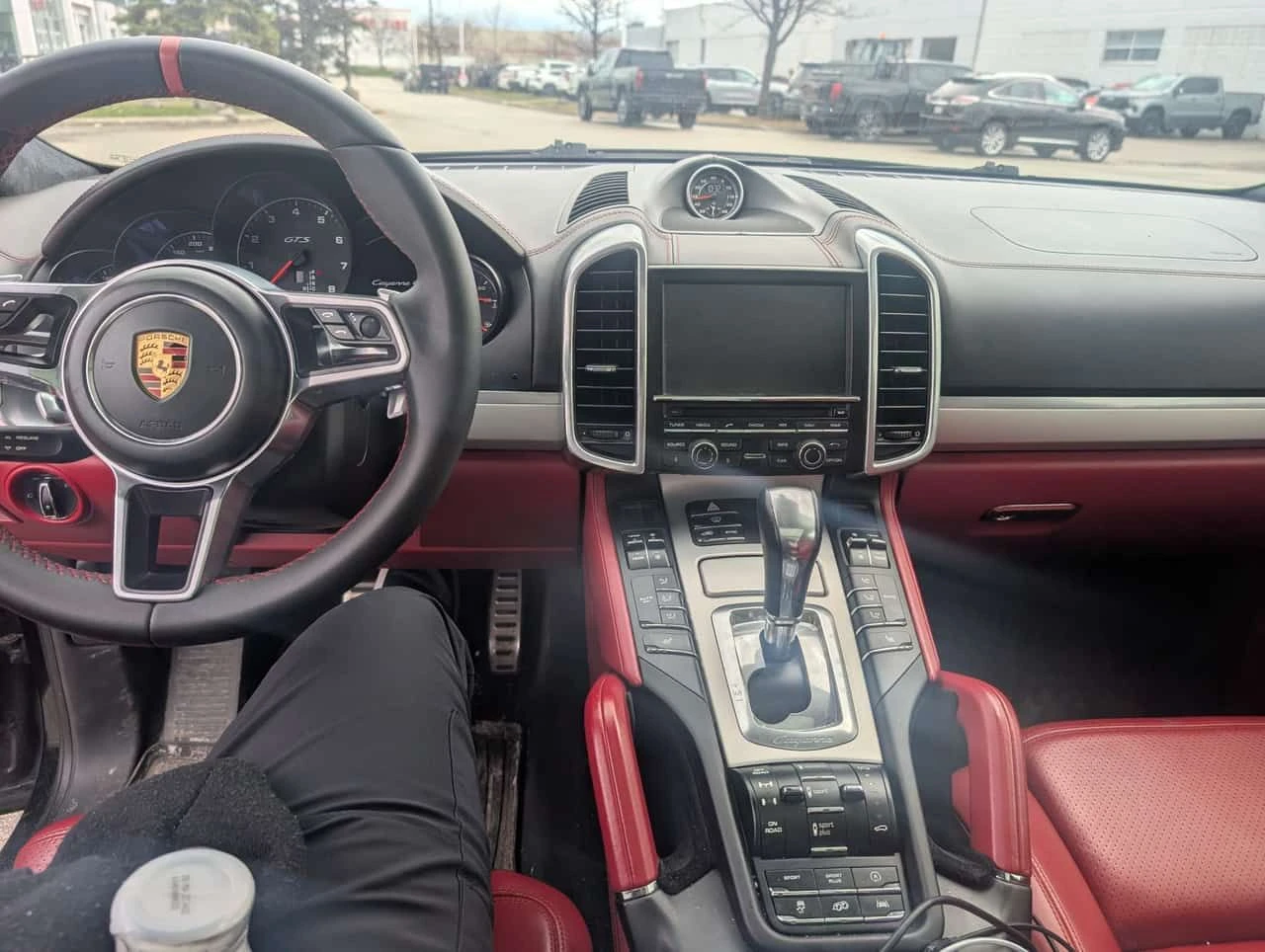 Porsche Cayenne * GTS * CAR PLAY* ПАНОРАМА* 360 КАМЕРА* , снимка 9 - Автомобили и джипове - 54226205