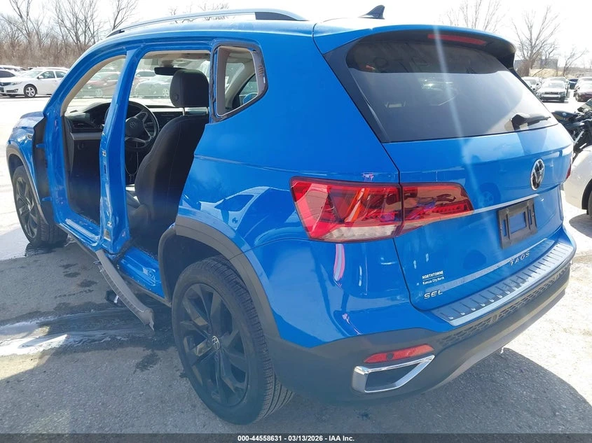 VW Taos 1.5l Volkswagen 1.5T Sel, снимка 3 - Автомобили и джипове - 54445254
