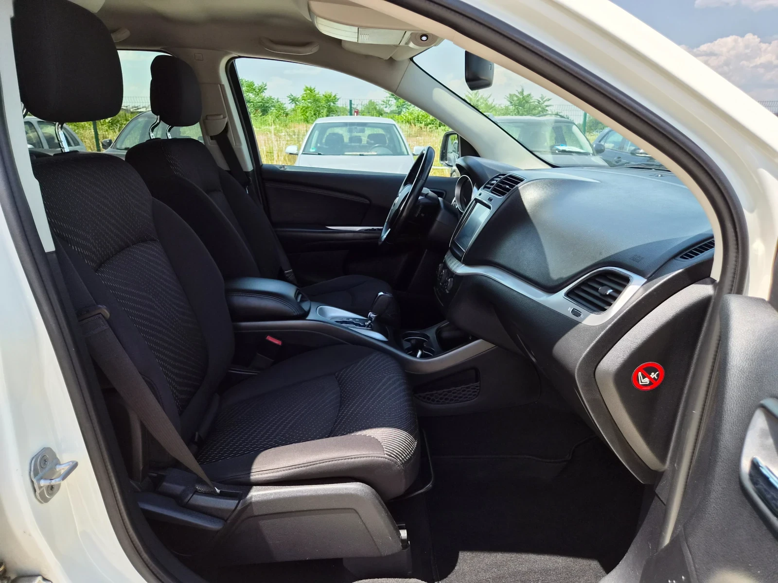 Fiat Freemont 2.0D 170кс АВТОМАТИК 4х4 7 места ЕВРО 5, снимка 11 - Автомобили и джипове - 55100197