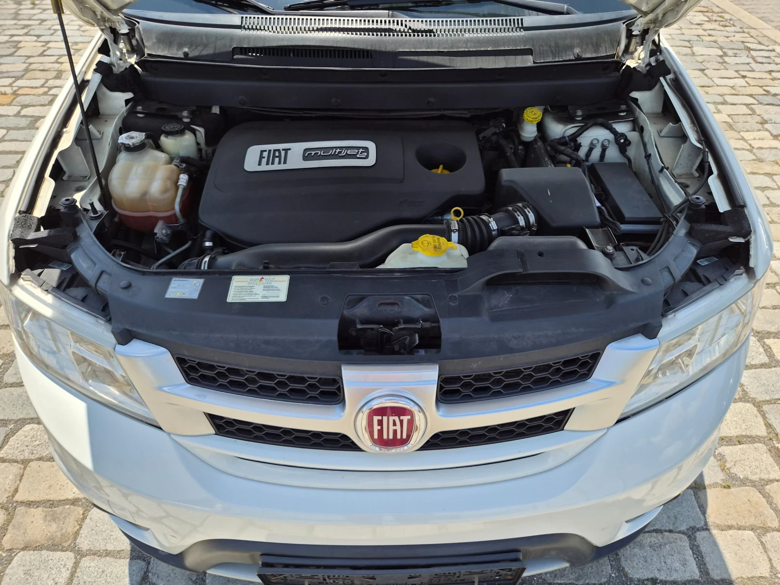 Fiat Freemont 2.0D 170кс АВТОМАТИК 4х4 7 места ЕВРО 5, снимка 8 - Автомобили и джипове - 55100197