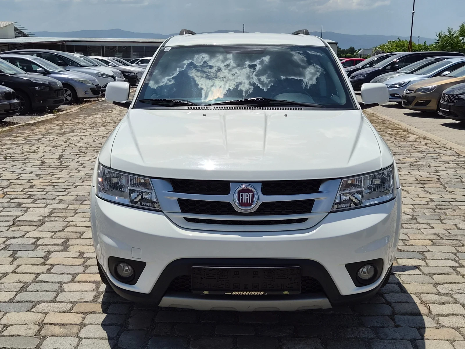 Fiat Freemont 2.0D 170кс АВТОМАТИК 4х4 7 места ЕВРО 5, снимка 2 - Автомобили и джипове - 55100197