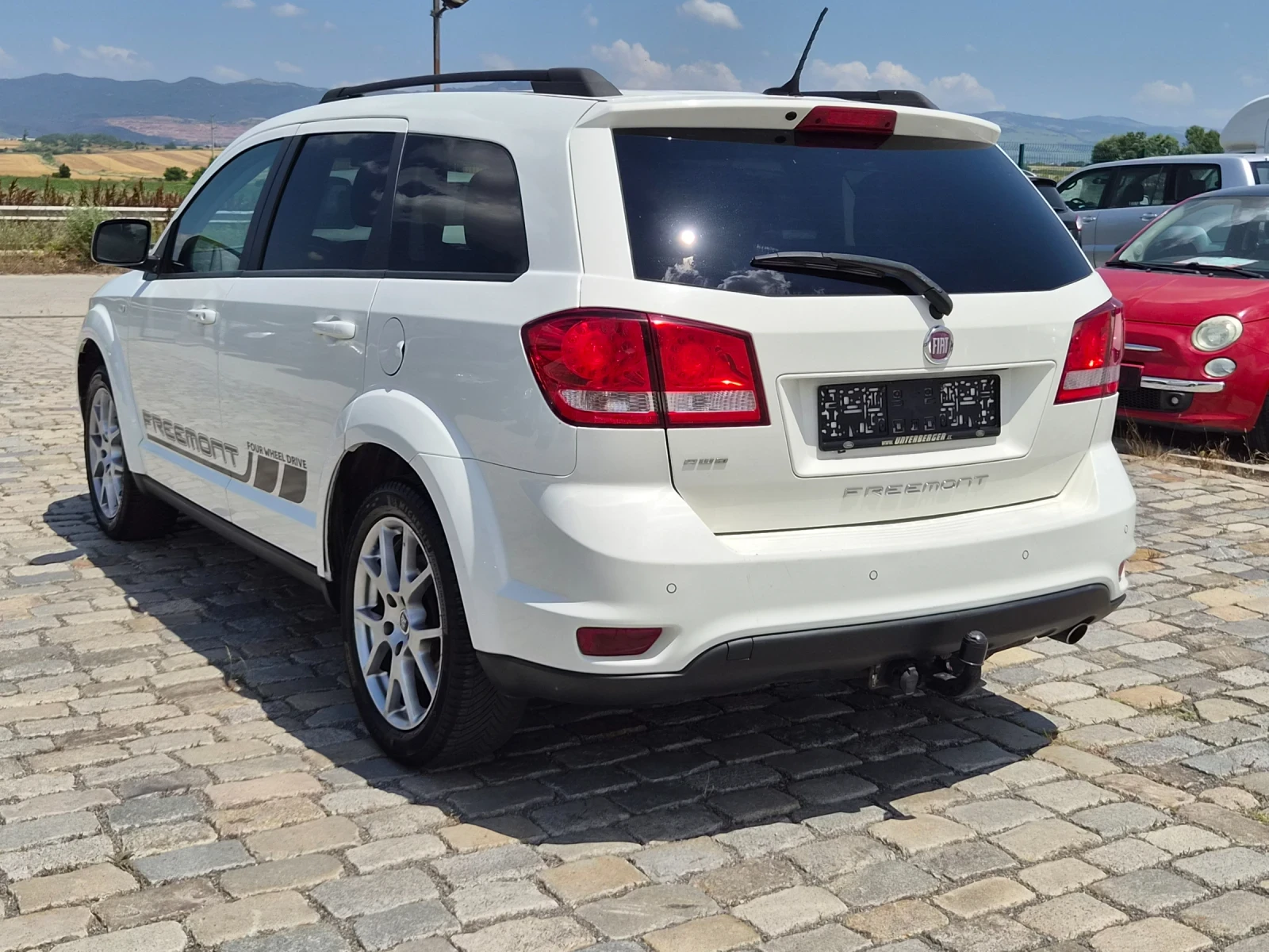 Fiat Freemont 2.0D 170кс АВТОМАТИК 4х4 7 места ЕВРО 5, снимка 7 - Автомобили и джипове - 55100197