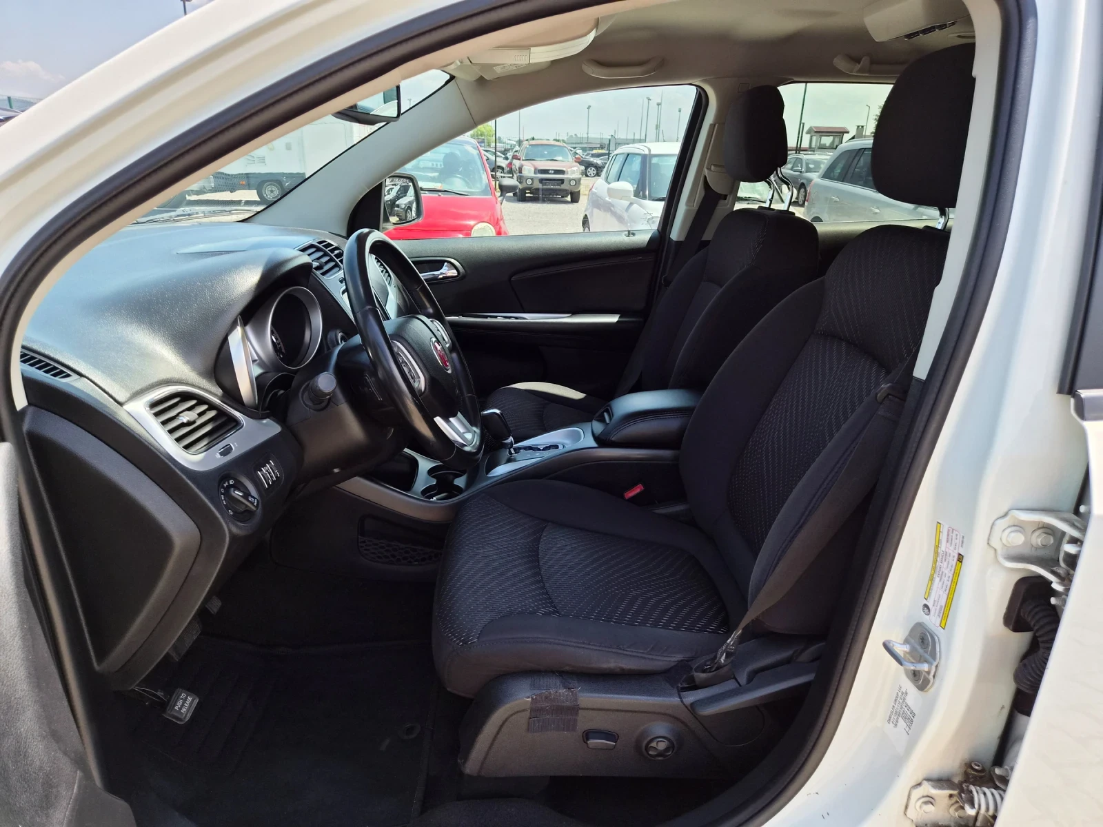 Fiat Freemont 2.0D 170кс АВТОМАТИК 4х4 7 места ЕВРО 5, снимка 10 - Автомобили и джипове - 55100197