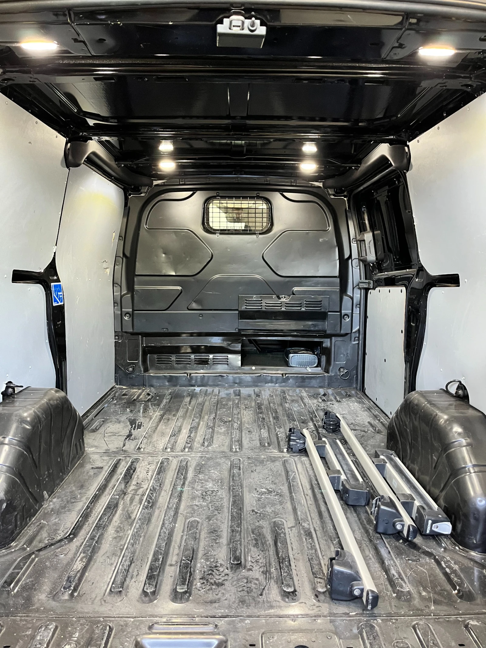Ford Transit Custom, снимка 13 - Бусове и автобуси - 54722090
