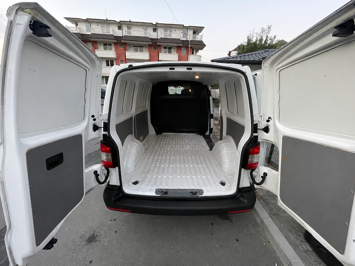 VW Transporter, снимка 7 - Бусове и автобуси - 55833987