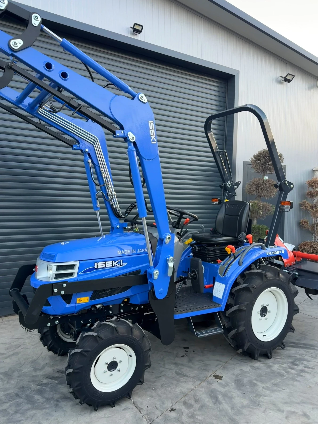 Трактор ISEKI ТМ3267, снимка 8 - Селскостопанска техника - 56298529