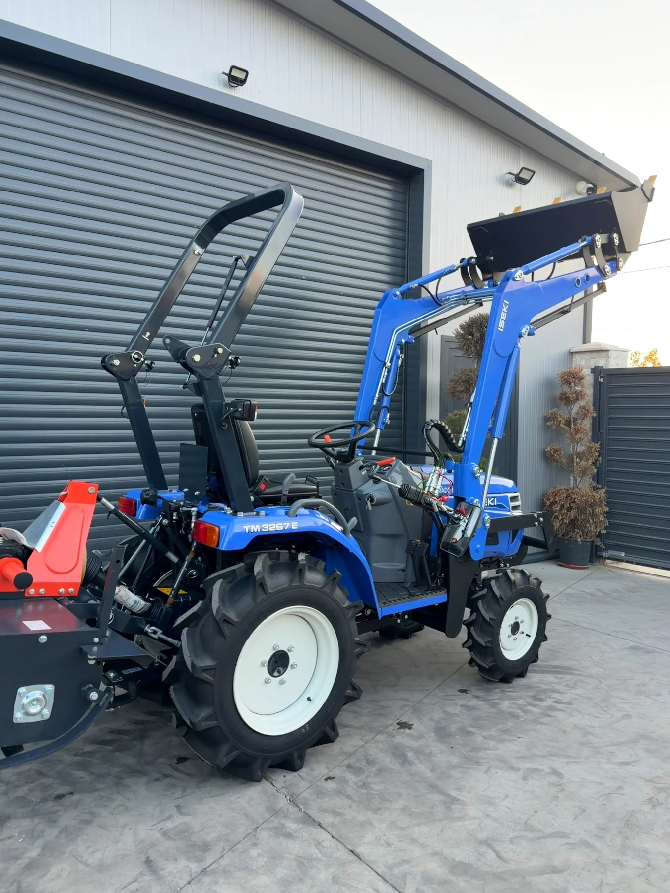 Трактор ISEKI ТМ3267, снимка 10 - Селскостопанска техника - 56298529