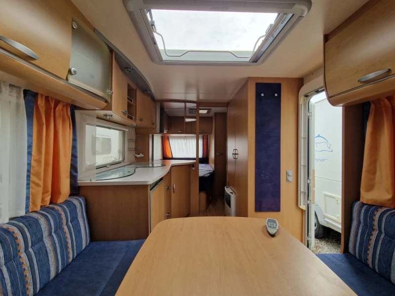 Каравана Knaus Sudwind 500 Швейцария, снимка 7 - Каравани и кемпери - 52533045