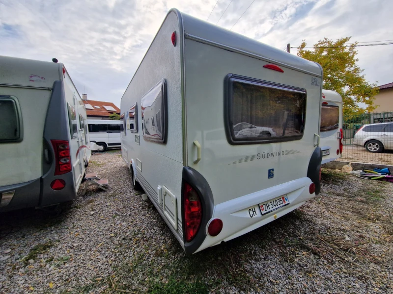 Каравана Knaus Sudwind 500 Швейцария, снимка 2 - Каравани и кемпери - 52533045