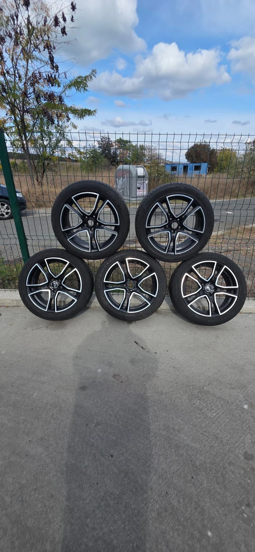 Гуми с джанти Debica 245/45R18