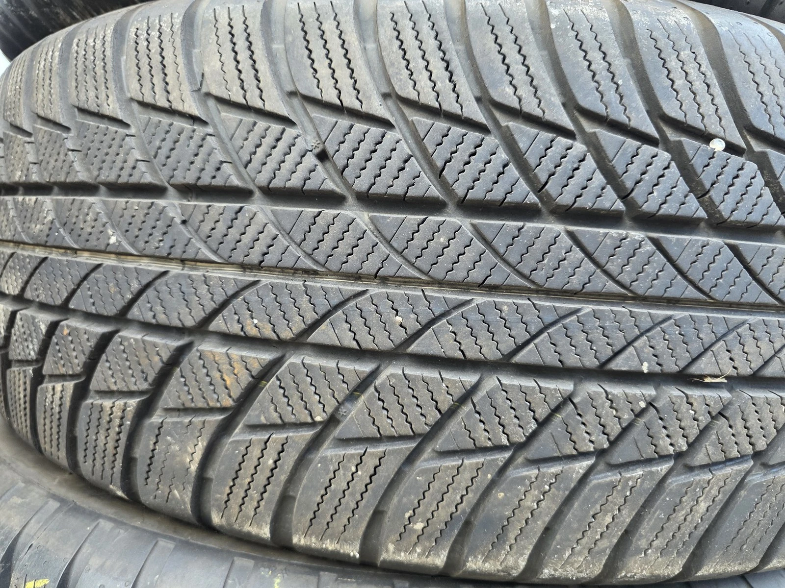 ���� 225/60R18 | Mobile.bg � ����������� 3