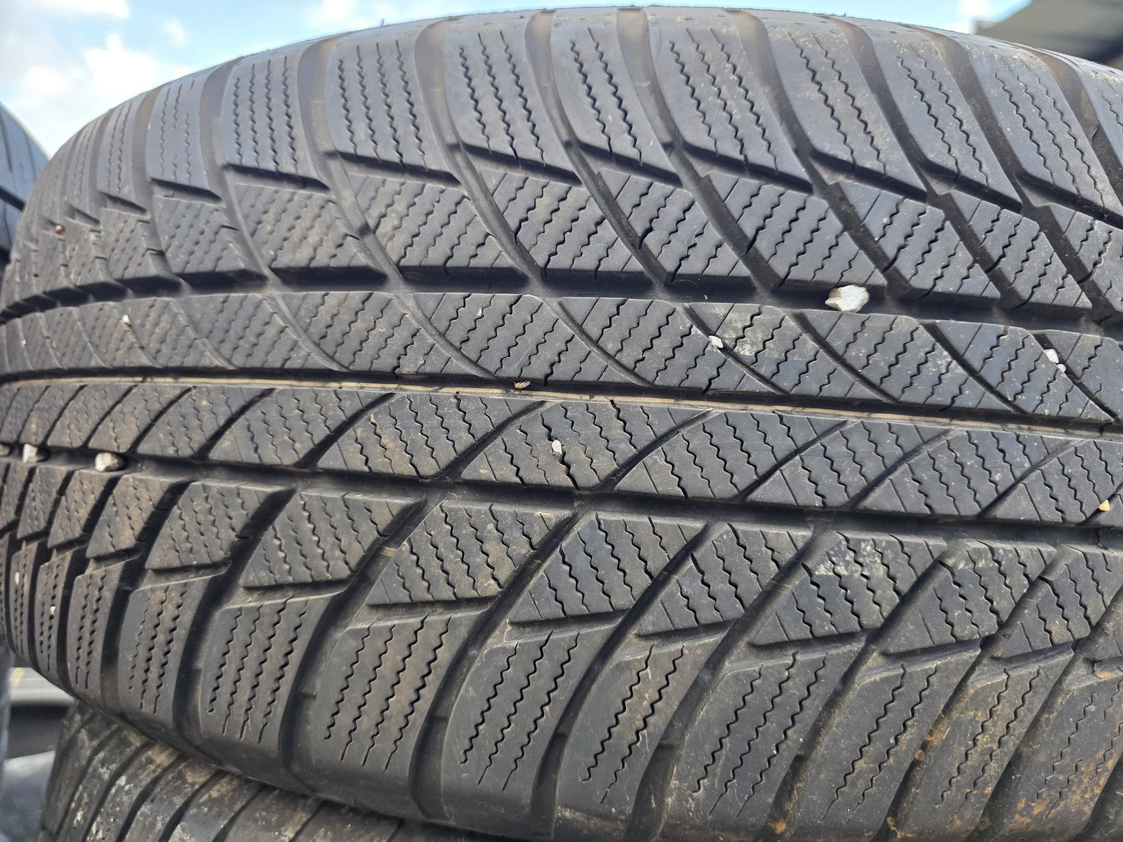 Гуми Зимни 225/60R18