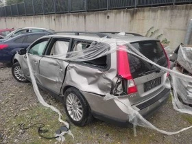 Volvo V70 2.4 на части, снимка 3