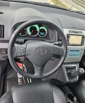 Toyota Corolla verso Капарирана/Продадена , снимка 9