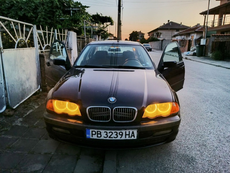 BMW 318 Седан, снимка 1 - Автомобили и джипове - 46425629