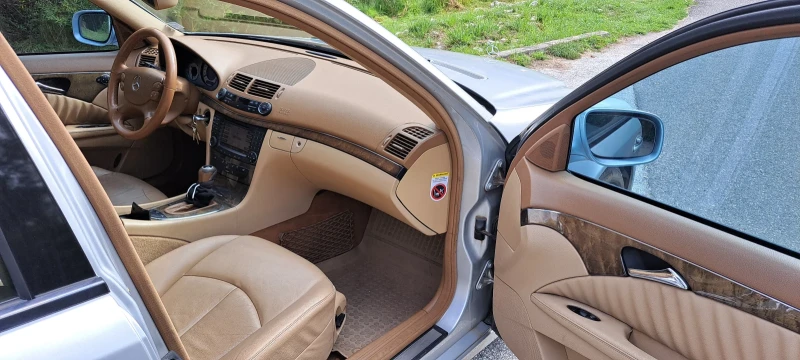 Mercedes-Benz E 320, снимка 12 - Автомобили и джипове - 47231245