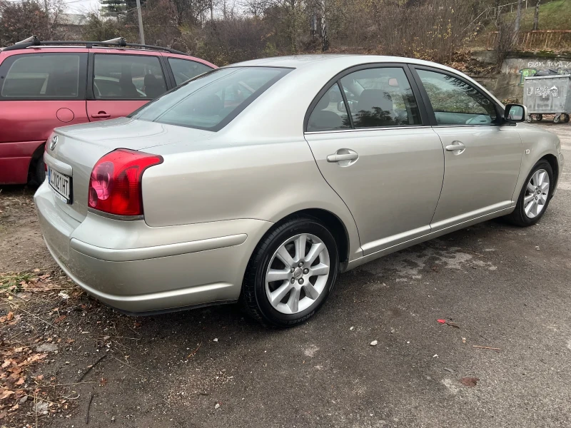 Toyota Avensis 1.8 i, снимка 7 - Автомобили и джипове - 48003433