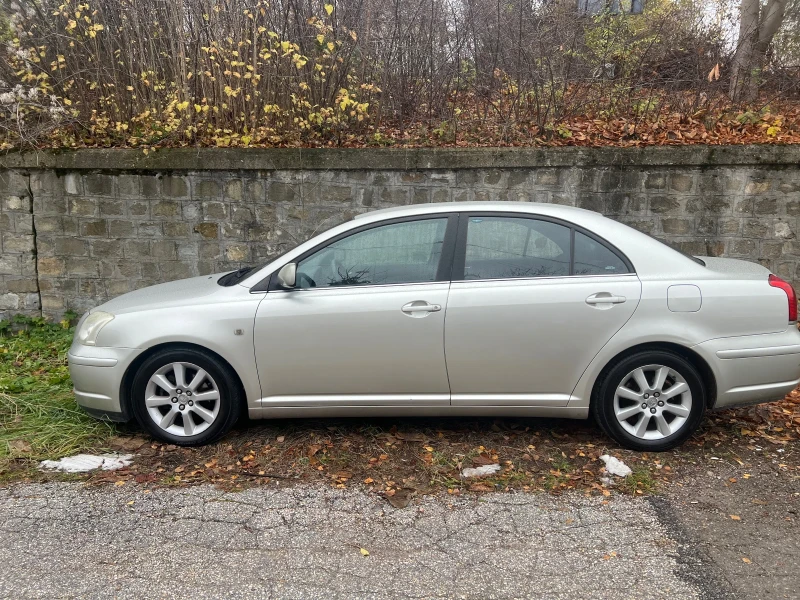 Toyota Avensis 1.8 i, снимка 1 - Автомобили и джипове - 48003433