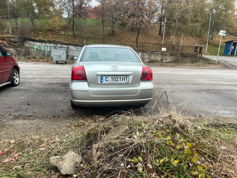 Toyota Avensis 1.8 i, снимка 8 - Автомобили и джипове - 48003433