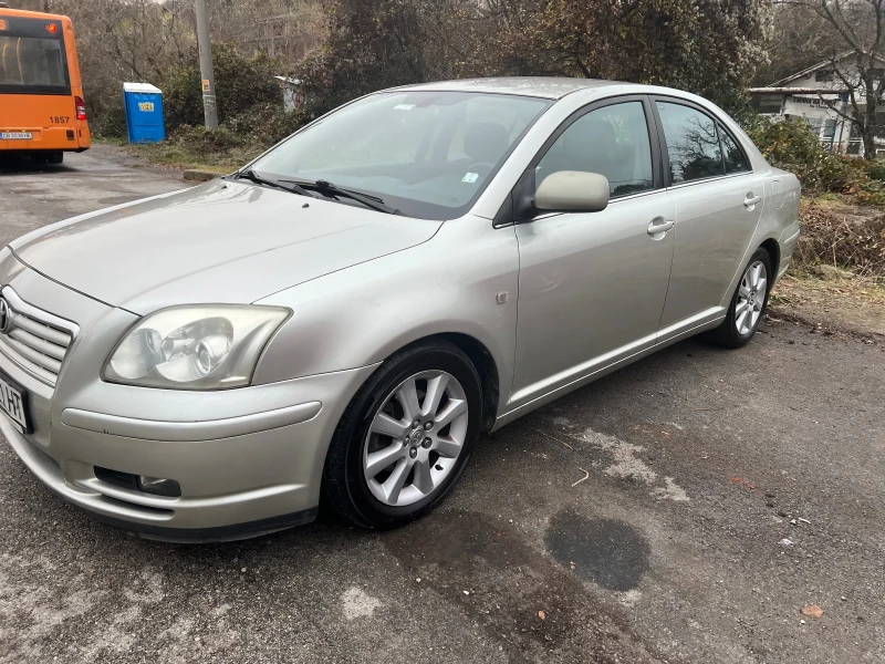 Toyota Avensis 1.8 i, снимка 6 - Автомобили и джипове - 48003433