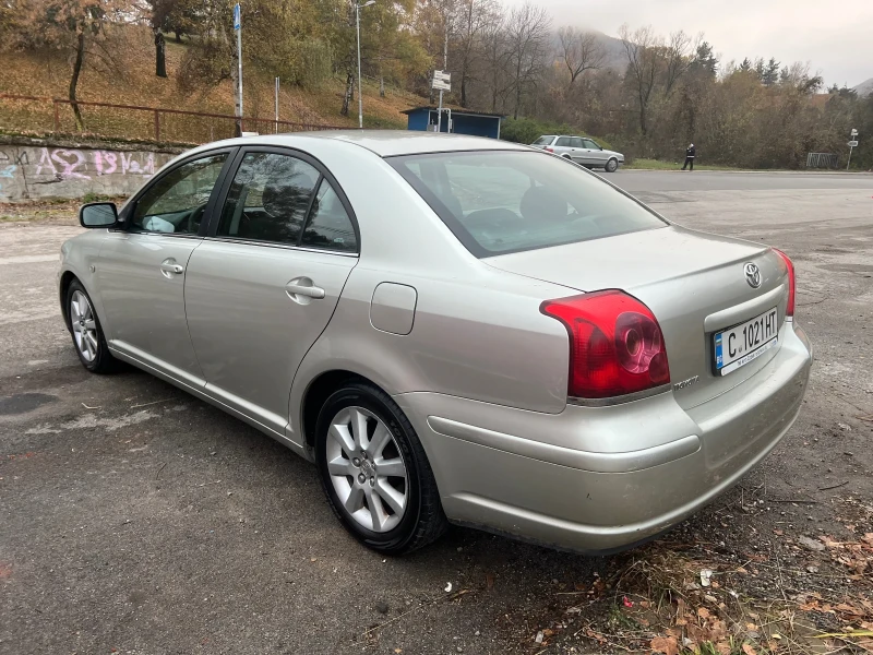 Toyota Avensis 1.8 i, снимка 9 - Автомобили и джипове - 48003433