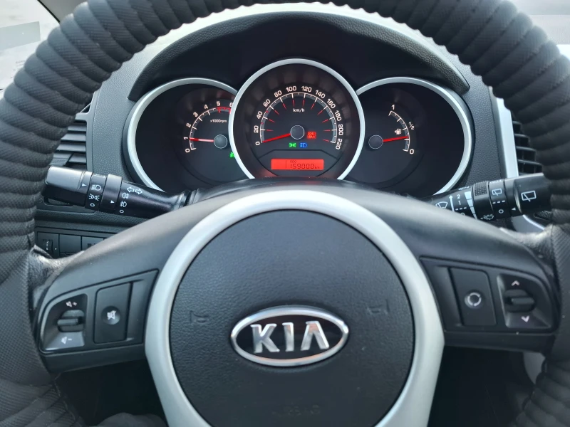 Kia Venga 1.4CRDI Panorama, снимка 15 - Автомобили и джипове - 48434414