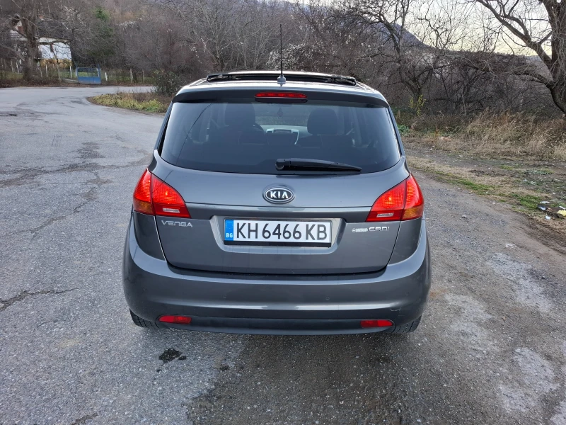 Kia Venga 1.4CRDI Panorama, снимка 11 - Автомобили и джипове - 48434414