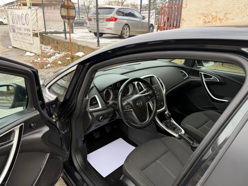 Opel Astra 1.7 CDTI Cosmo, снимка 9 - Автомобили и джипове - 48696563