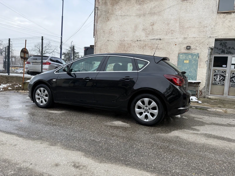 Opel Astra 1.7 CDTI Cosmo, снимка 7 - Автомобили и джипове - 48696563