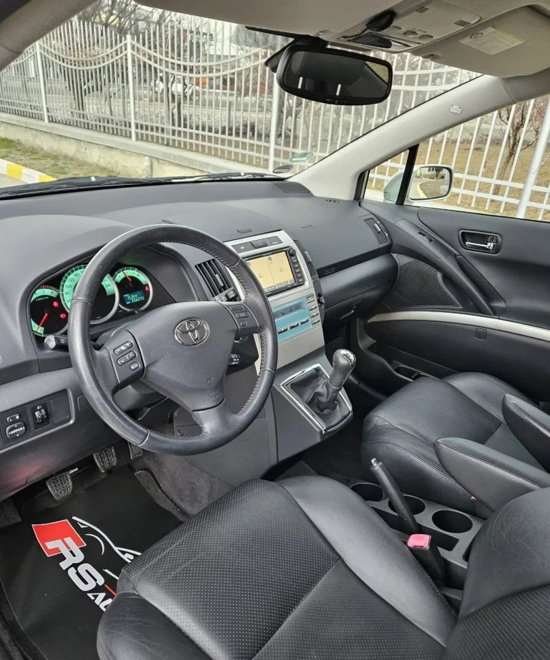 Toyota Corolla verso Капарирана/Продадена , снимка 8 - Автомобили и джипове - 48968576