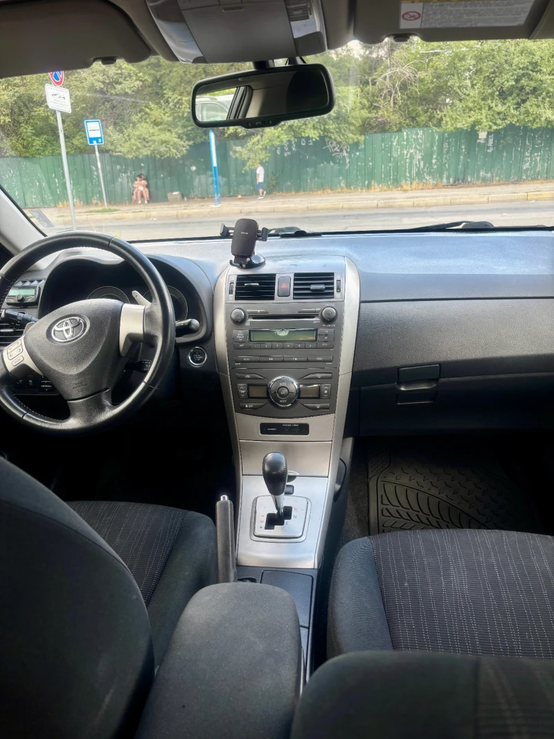 Toyota Corolla 1.6i, снимка 6 - Автомобили и джипове - 51229323