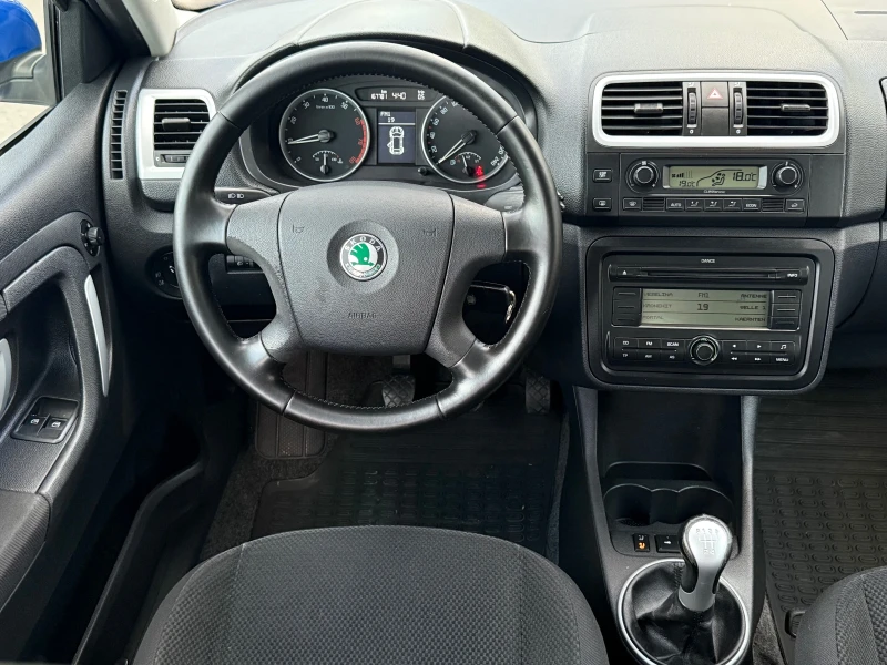 Skoda Fabia 1.2i 70кс * Климатроник* , снимка 10 - Автомобили и джипове - 52162750