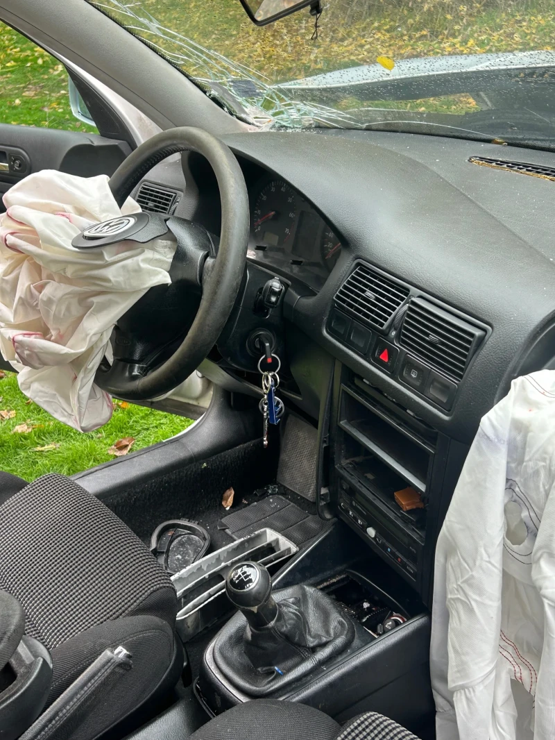 VW Golf, снимка 8 - Автомобили и джипове - 52341301