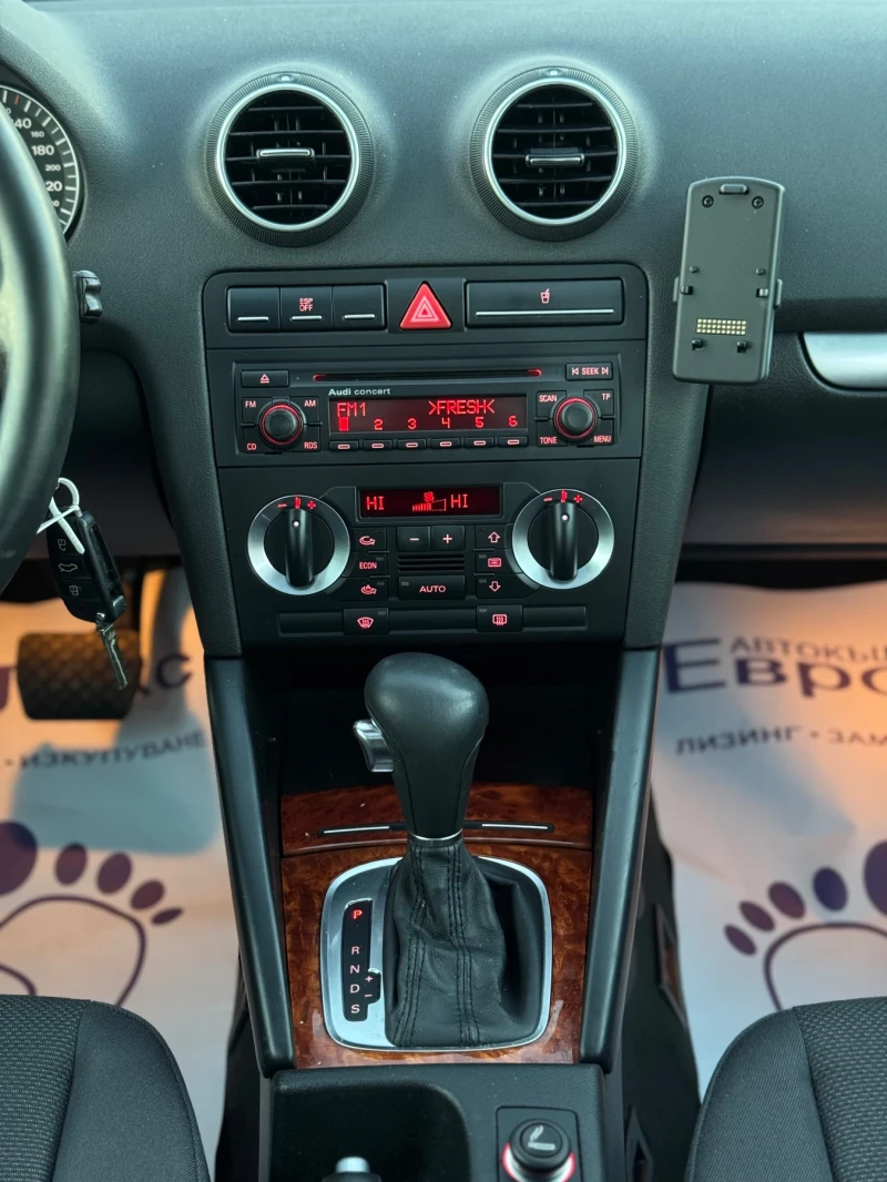 Audi A3 1.6i 102кс АВТОМАТИК ПАНОРАМА ПЕРФЕКТНА , снимка 16 - Автомобили и джипове - 52748558