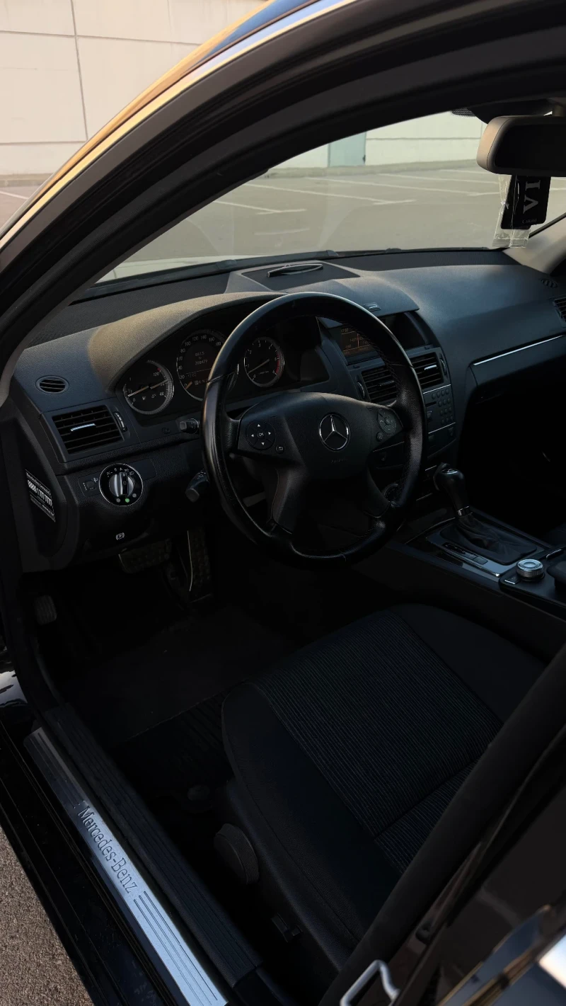 Mercedes-Benz C 320, снимка 7 - Автомобили и джипове - 52882422
