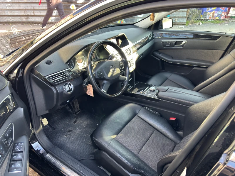 Mercedes-Benz E 350 4Matic, снимка 7 - Автомобили и джипове - 53173033