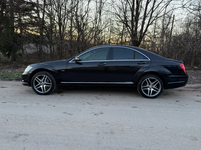 Mercedes-Benz S 350 d L* AMG* DIST+ * NICHT* LINE* ВАКУМ* МЪРТВА ТОЧКА, снимка 8 - Автомобили и джипове - 53538189