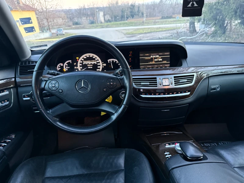 Mercedes-Benz S 350 d L* AMG* DIST+ * NICHT* LINE* ВАКУМ* МЪРТВА ТОЧКА, снимка 12 - Автомобили и джипове - 53538189