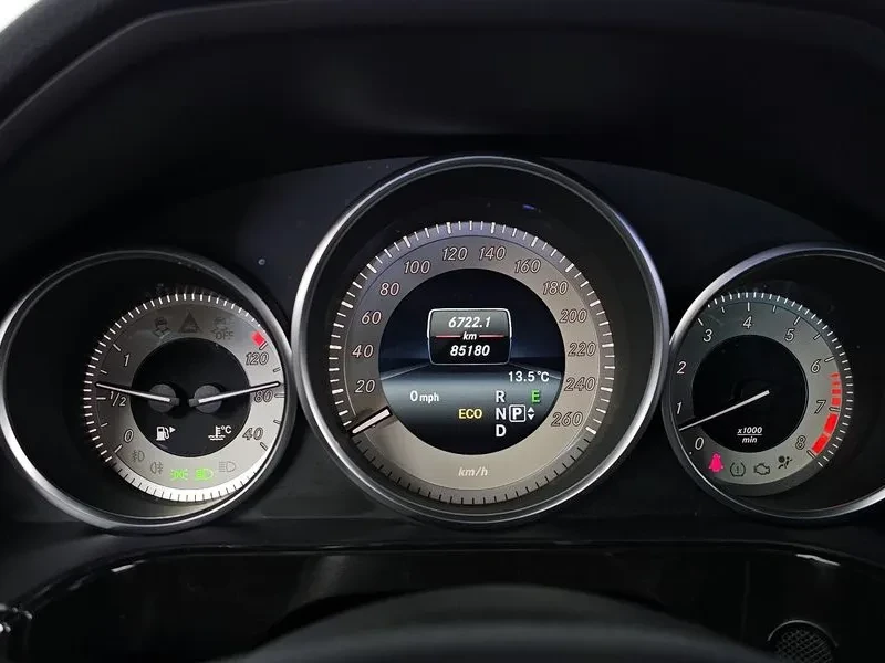 Mercedes-Benz E 350 4Matic Avantgarde, снимка 8 - Автомобили и джипове - 52845414