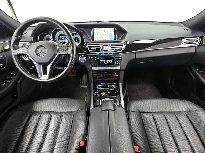 Mercedes-Benz E 350 4Matic Avantgarde, снимка 7 - Автомобили и джипове - 52845414