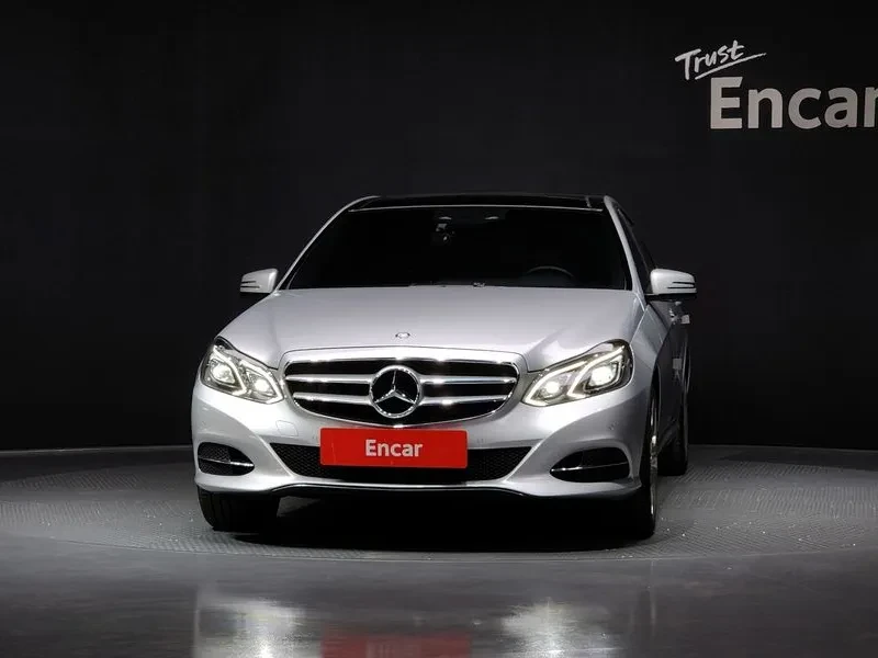 Mercedes-Benz E 350 4Matic Avantgarde, снимка 3 - Автомобили и джипове - 52845414