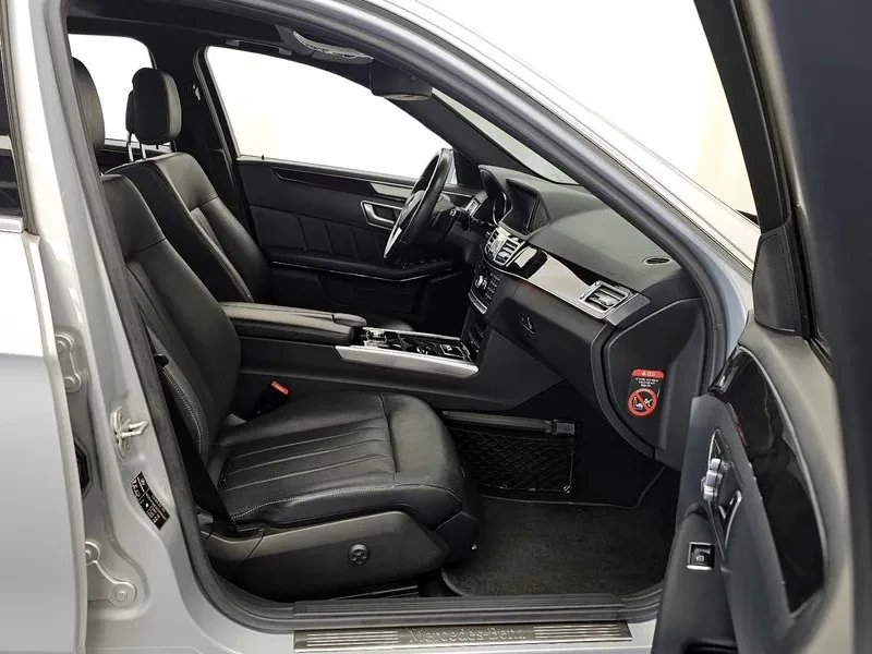 Mercedes-Benz E 350 4Matic Avantgarde, снимка 11 - Автомобили и джипове - 52845414