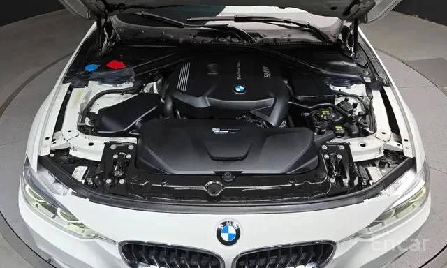 BMW 330 M Sport Shadow, снимка 17 - Автомобили и джипове - 53199983