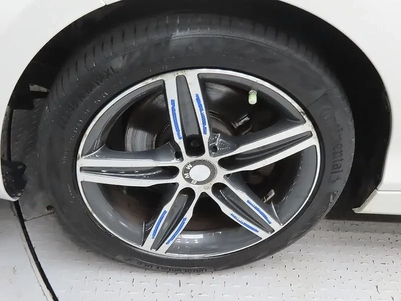 BMW 118 D Sports 5-Door, снимка 5 - Автомобили и джипове - 55830551
