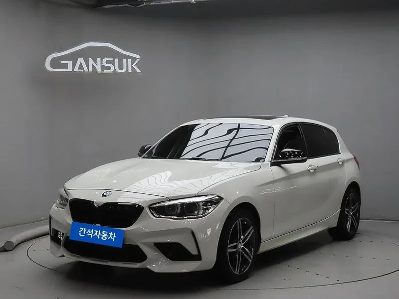 BMW 118 D Sports 5-Door, снимка 2 - Автомобили и джипове - 55830551