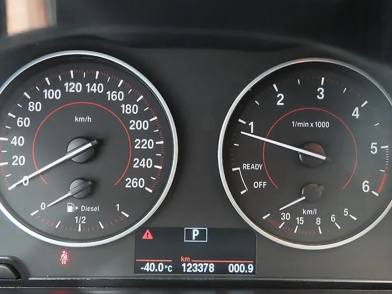 BMW 118 D Sports 5-Door, снимка 6 - Автомобили и джипове - 55830551