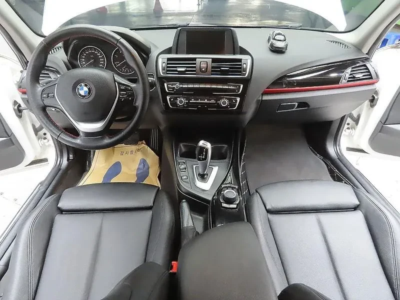 BMW 118 D Sports 5-Door, снимка 10 - Автомобили и джипове - 55830551