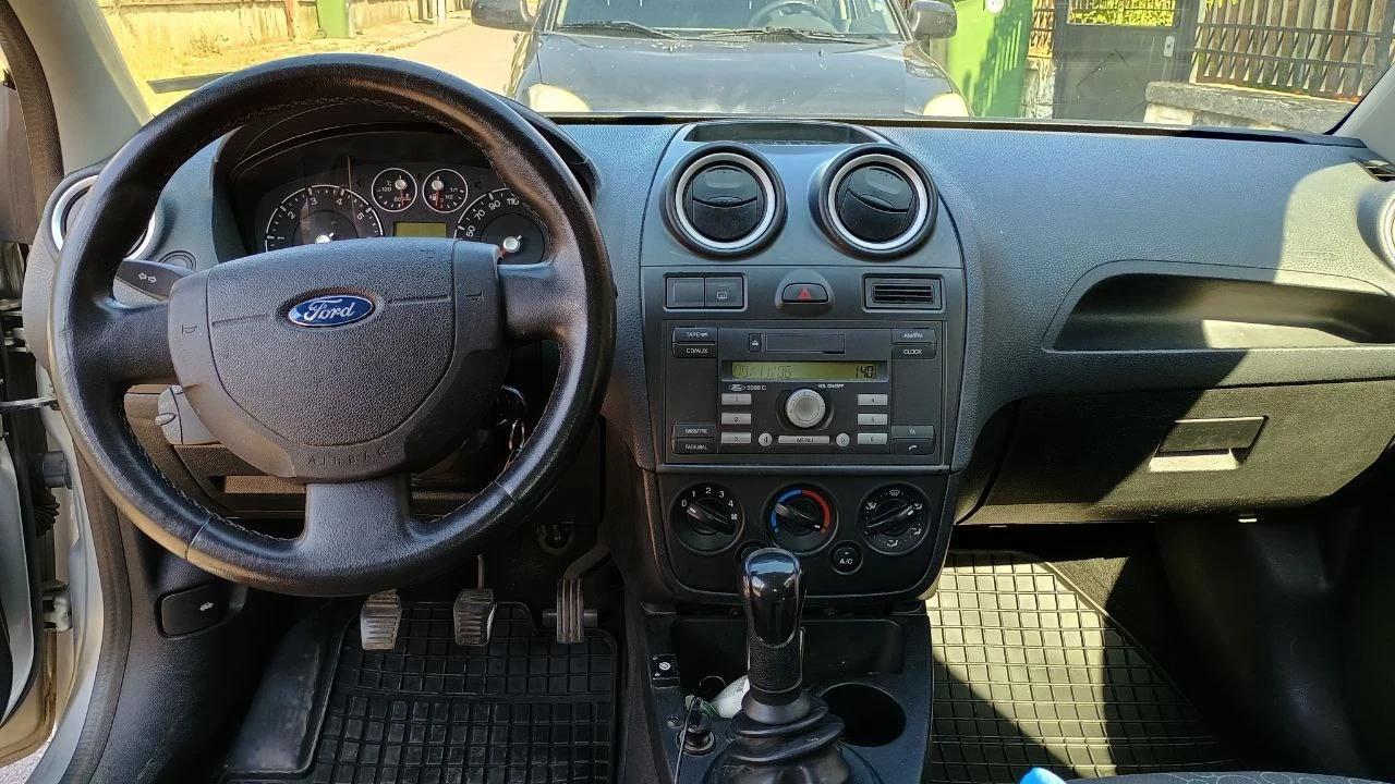 Ford Fiesta 1.25 - изображение 6