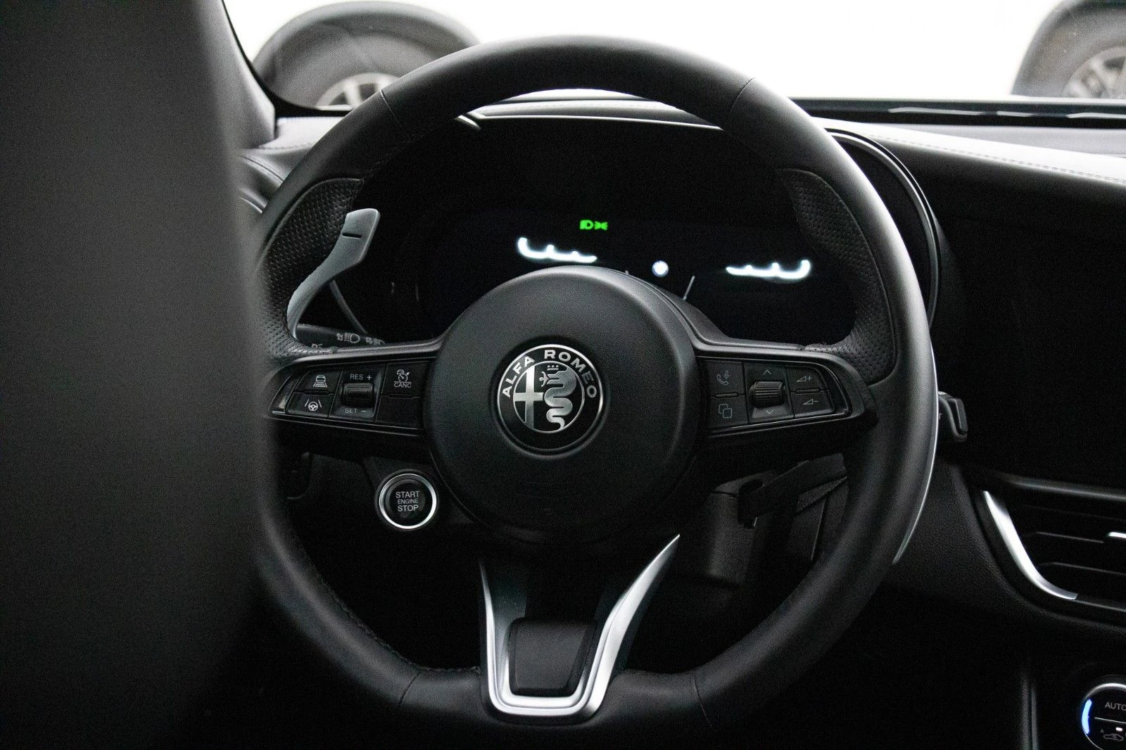 Alfa Romeo Giulia 2.2/209HP/VELOCE/PREMIUM/BREMBO/KLESS/CAM/559v - изображение 6